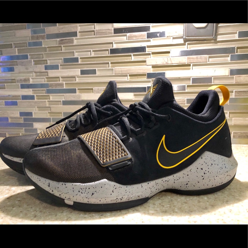 Nike “Paul George” sneakers